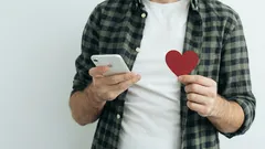 Sucesso a 100 %: psicólogos determinaram quando é melhor escrever após o primeiro encontro